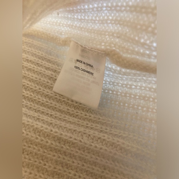 Quince 100% Cashmere Ivory Ribbed Oversized Boyfriend Cardigan - Picture 5 of 7